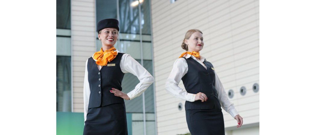 Почему фирменная одежда выгодно отличит ваш бренд?