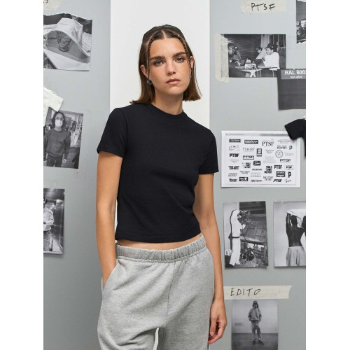 Футболка женская Lilia, черная